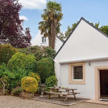 Penty Breton Pour 4 A Plougastel St Germain Holiday home
